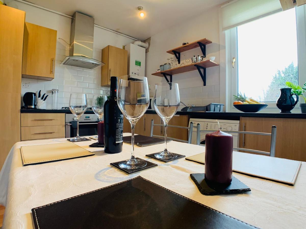 Maria- Bright And Modern City Center Apartment . Edinburgh Bagian luar foto