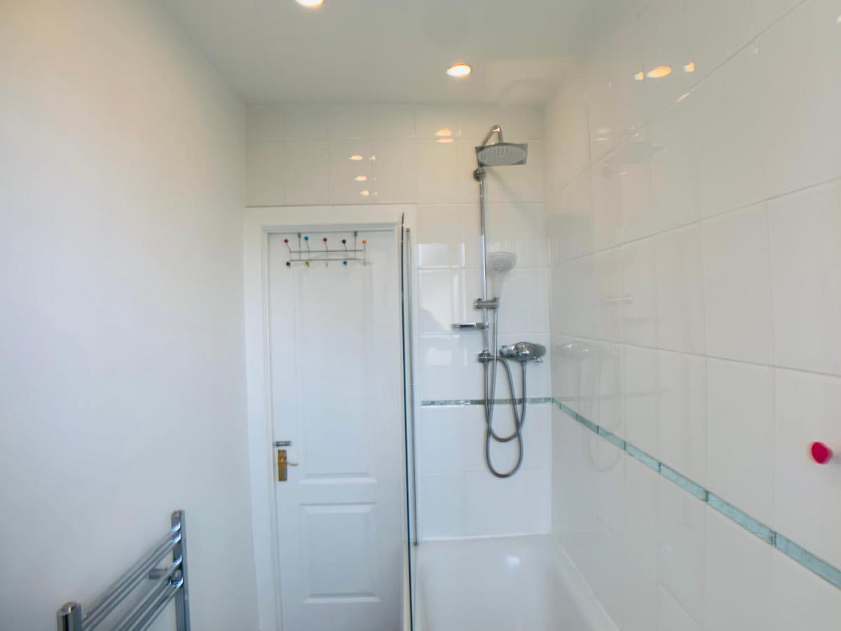 Maria- Bright And Modern City Center Apartment . Edinburgh Bagian luar foto