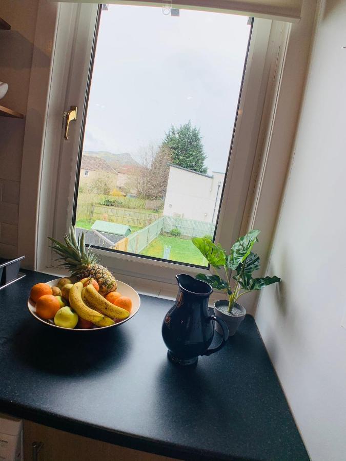 Maria- Bright And Modern City Center Apartment . Edinburgh Bagian luar foto