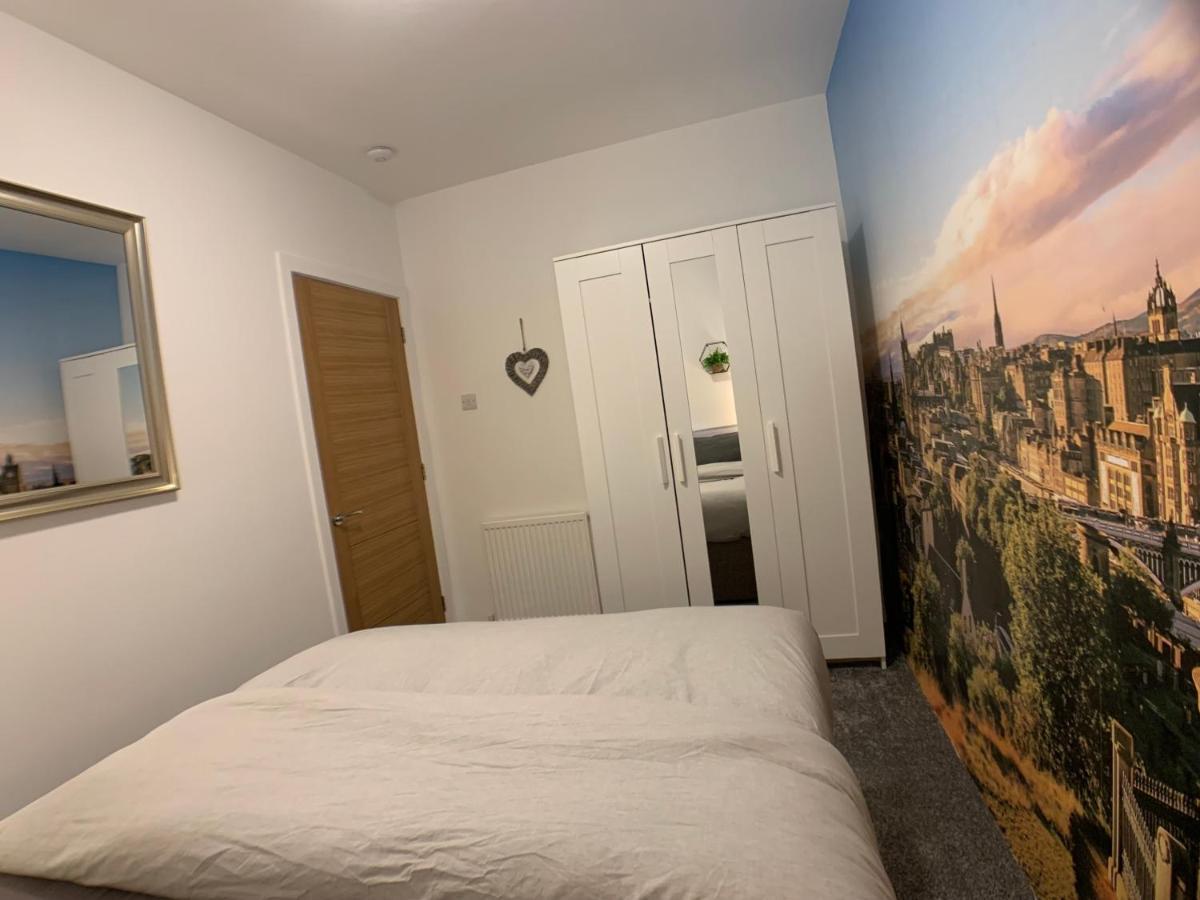 Maria- Bright And Modern City Center Apartment . Edinburgh Bagian luar foto