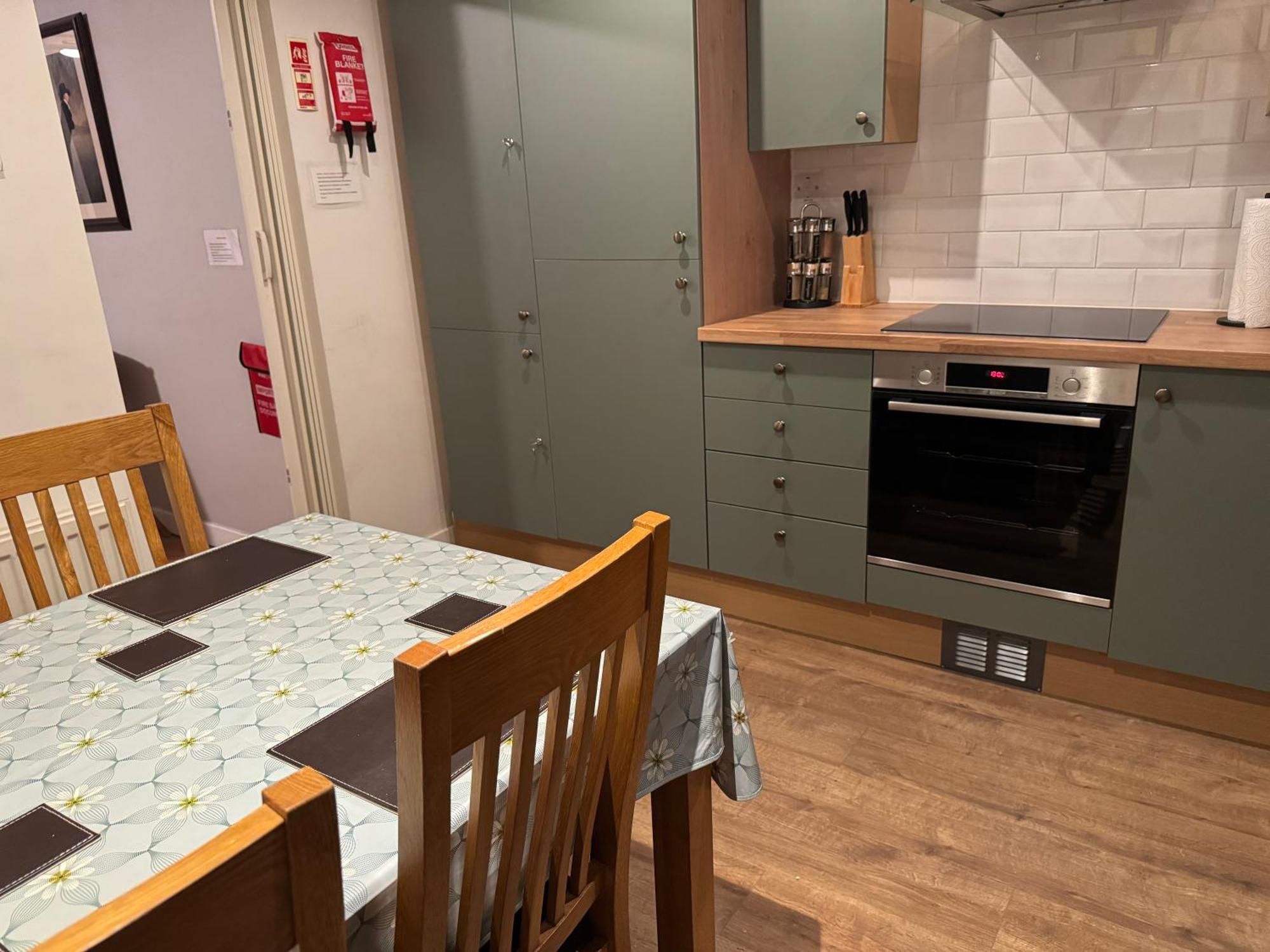 Maria- Bright And Modern City Center Apartment . Edinburgh Bagian luar foto